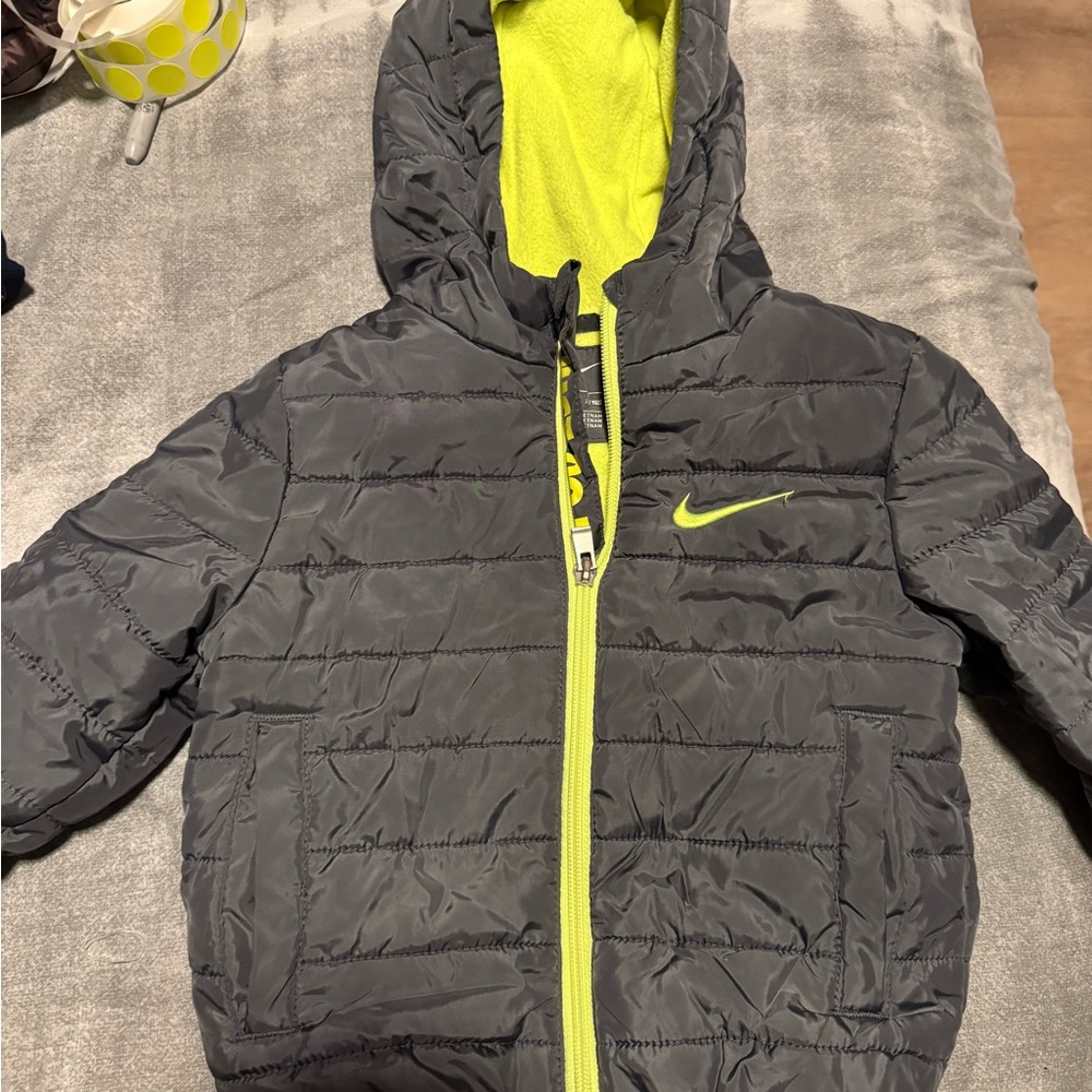 🛑SOLD🛑Nike Kids Charcoal and Neon Yellow Puffer Jacket